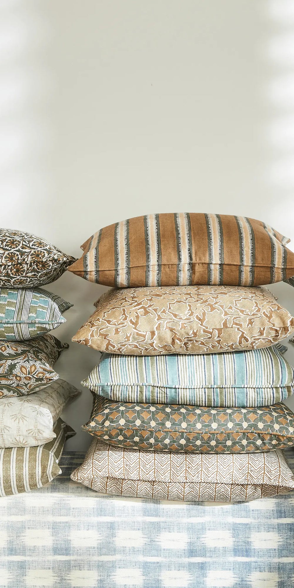 Istanbul Aniseed linen cushion 35x55cm