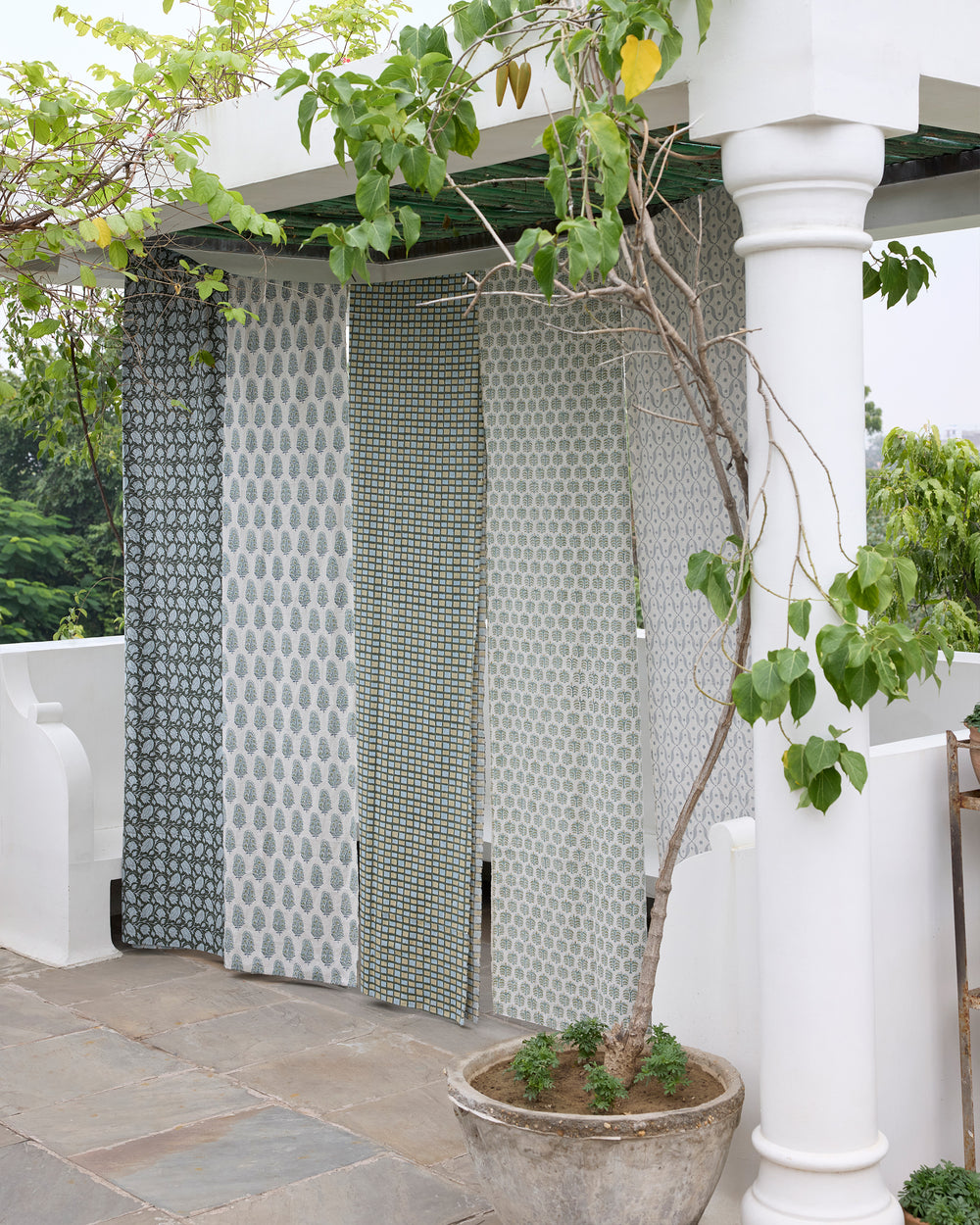 Zardosi Celadon linen