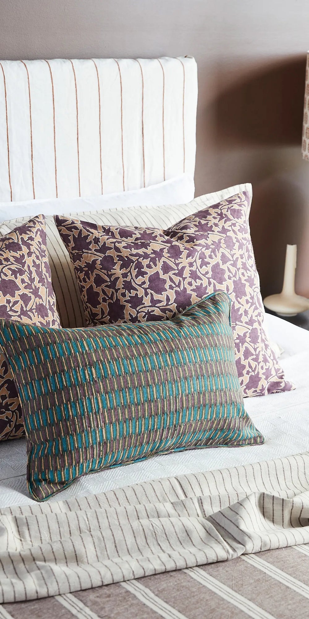 Kalimera Mulberry linen cushion 50x50cm