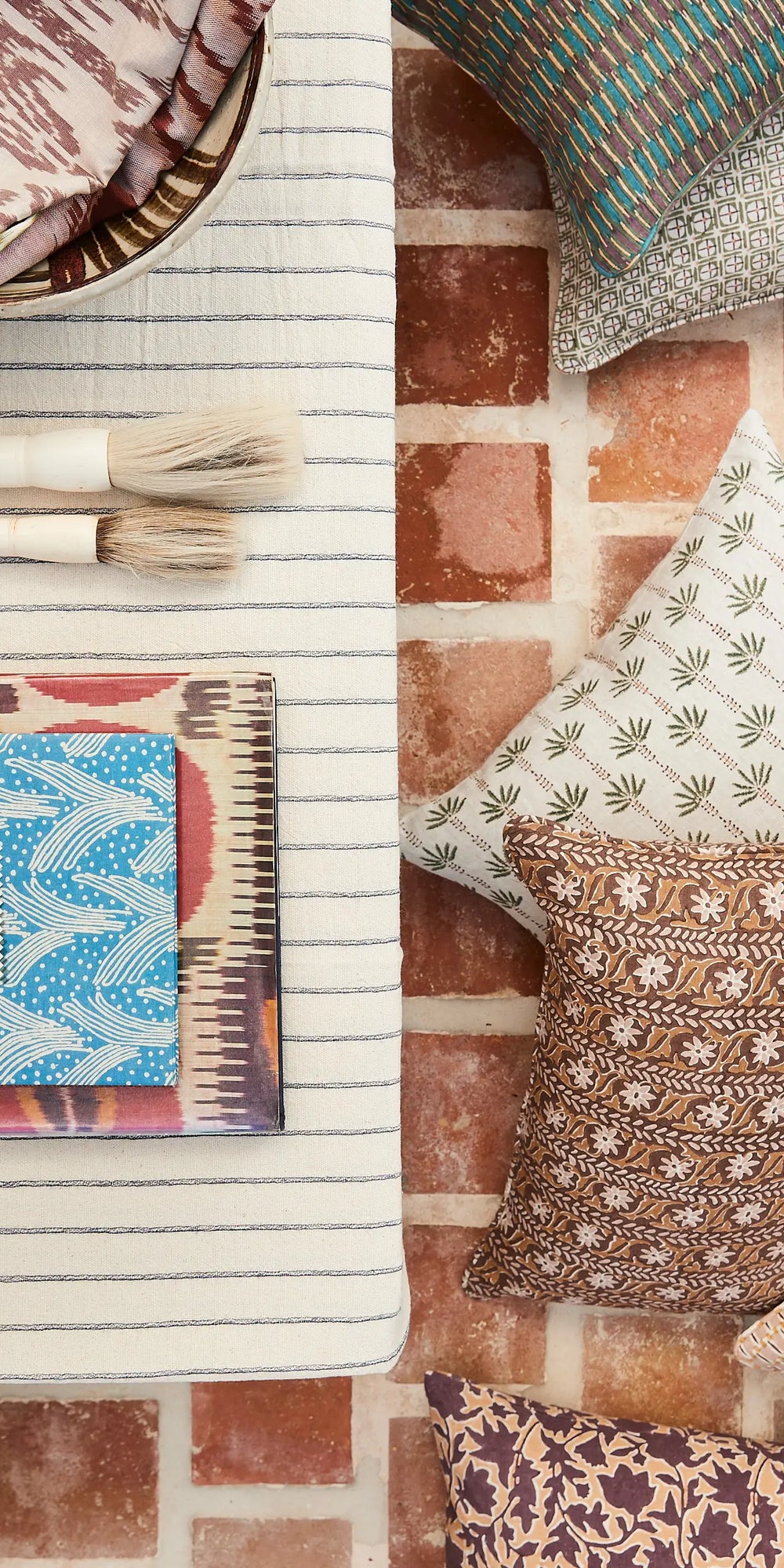Oia Native linen cushion 35x55cm