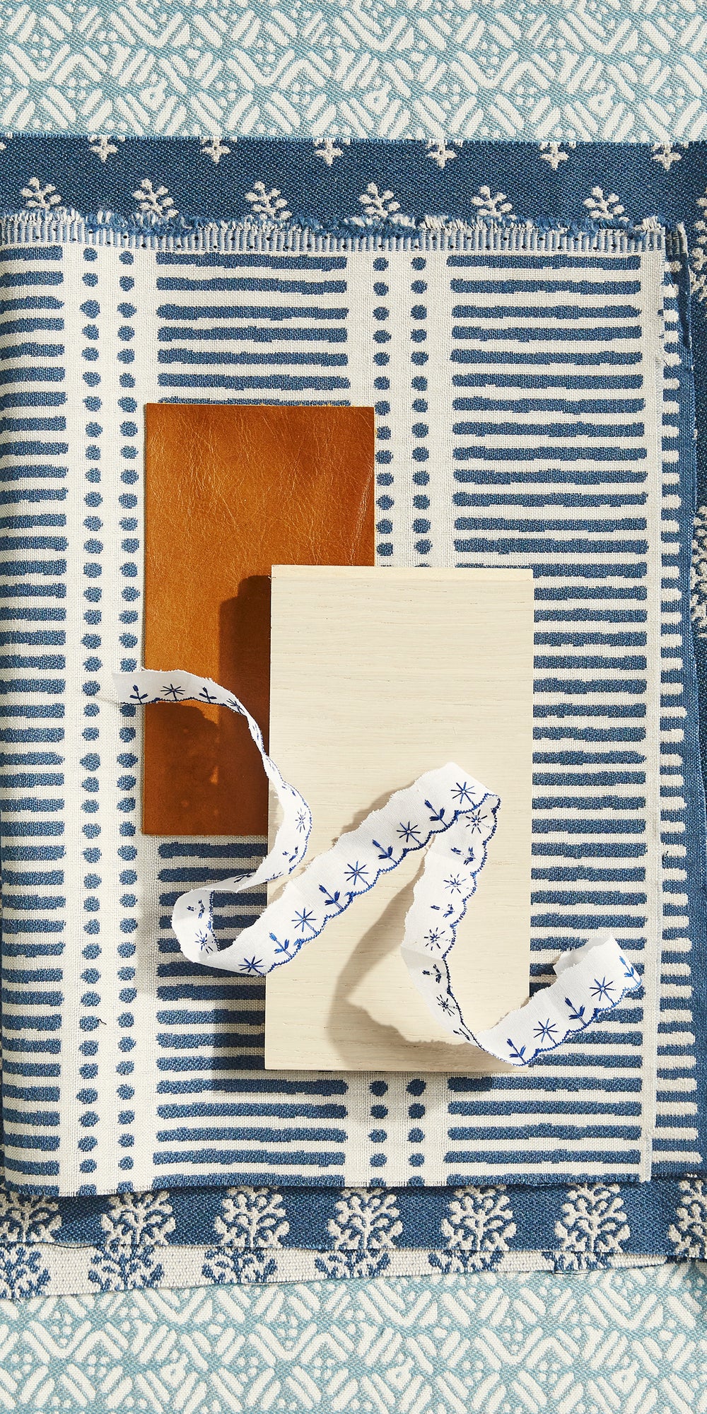 Dash Dot Atlantic woven